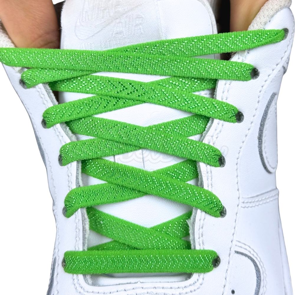 Elastische veters onzichtbaar strikken plat 8mm onzichtbare clipjes groen met stretch uitgerekt