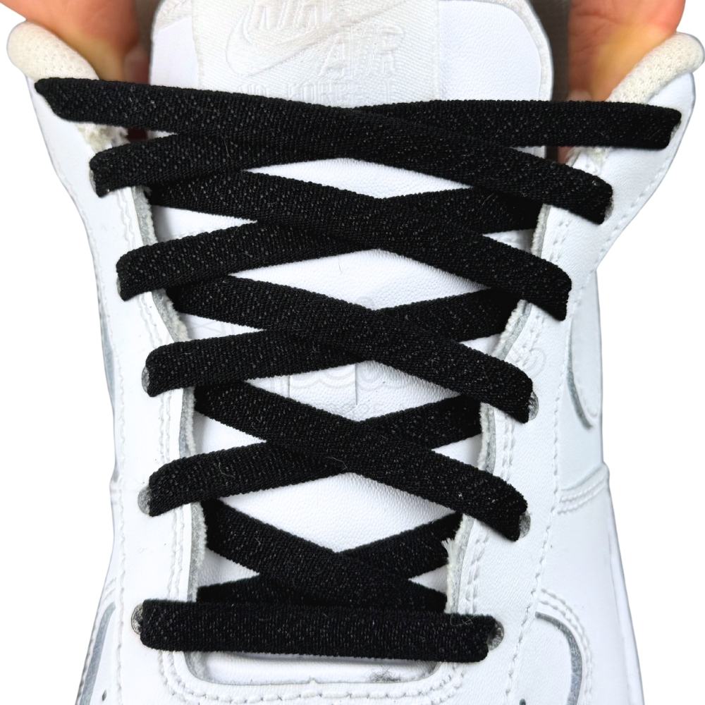 Elastische veters onzichtbaar strikken plat 8mm onzichtbare clipjes zwart met stretch uitgerekt