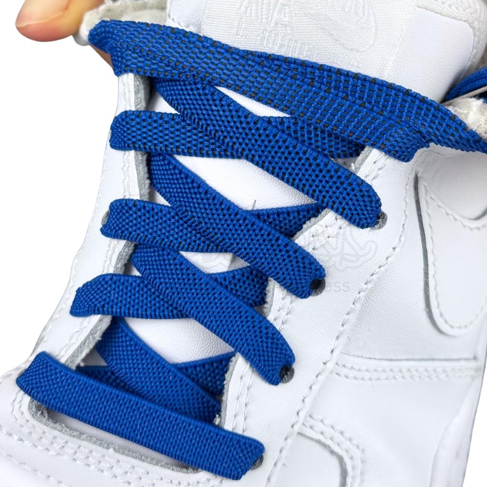 Elastische veters onzichtbaar strikken plat 9mm onzichtbare clipjes blauw detailfoto van hoe de sluiting werkt