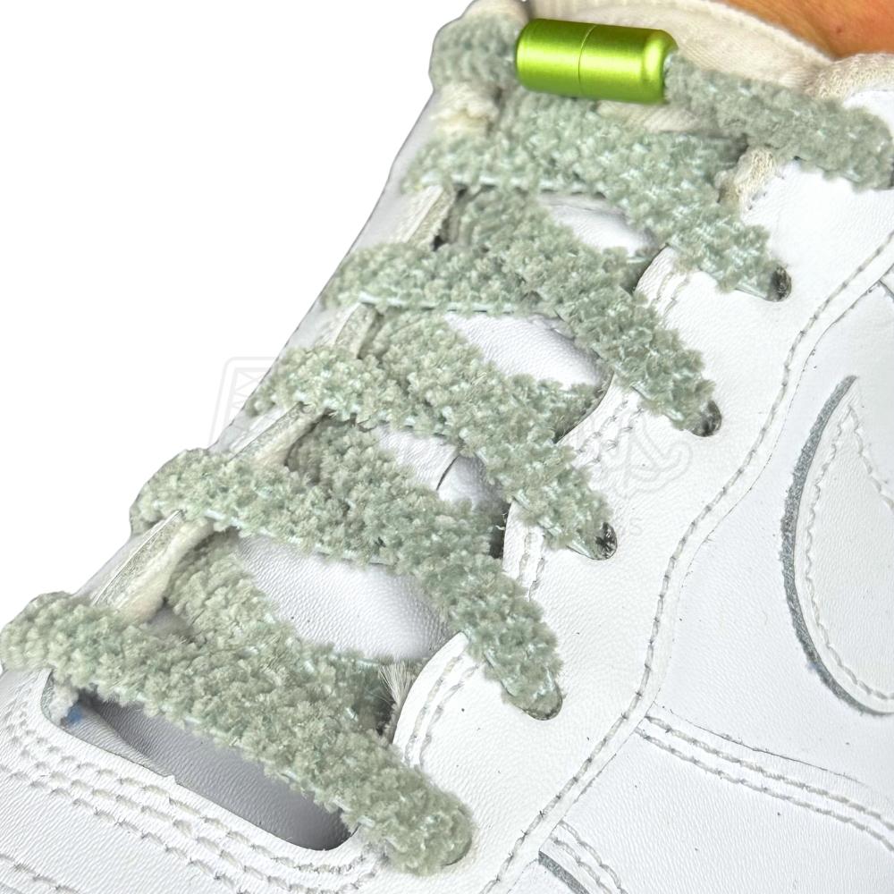Elastische veters zonder strikken fluffy 7mm capsule sluiting jade geregen in witte Nike Air Force 1