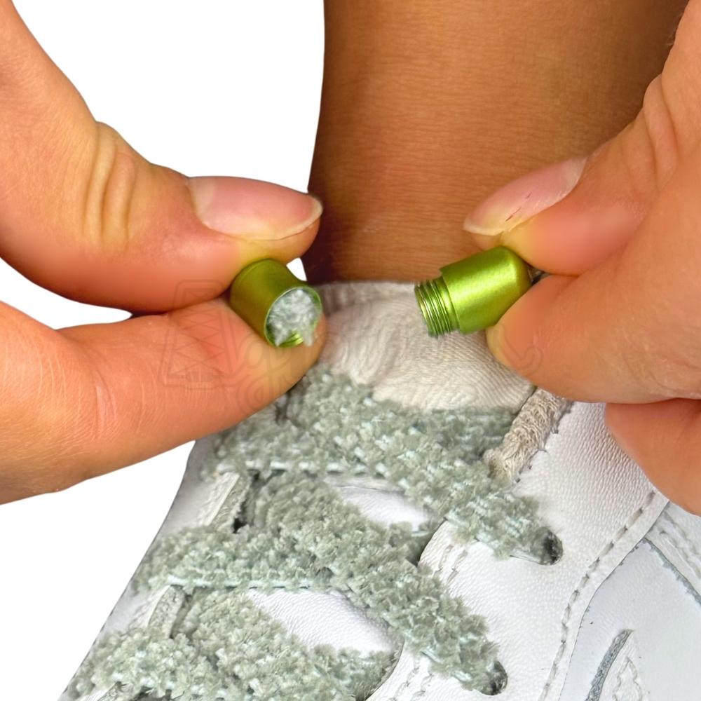 Elastische veters zonder strikken fluffy 7mm capsule sluiting jade detailfoto van hoe de sluiting werkt