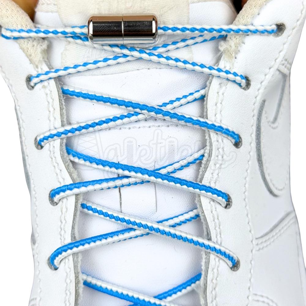 Elastische veters zonder strikken driehoek 3mm capsule sluiting blauw wit met stretch uitgerekt