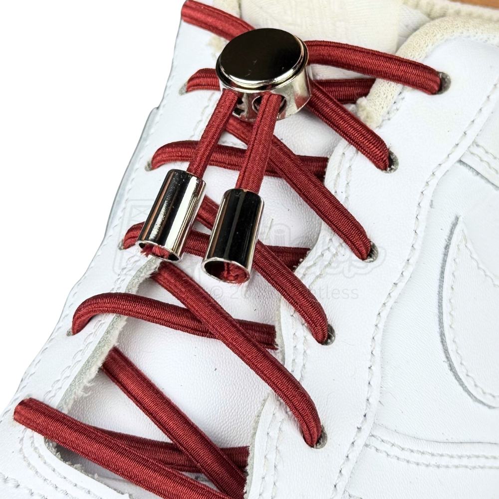 Elastische veters zonder strikken ovaal 4mm luxe lock wijnrood geregen in witte Nike Air Force 1