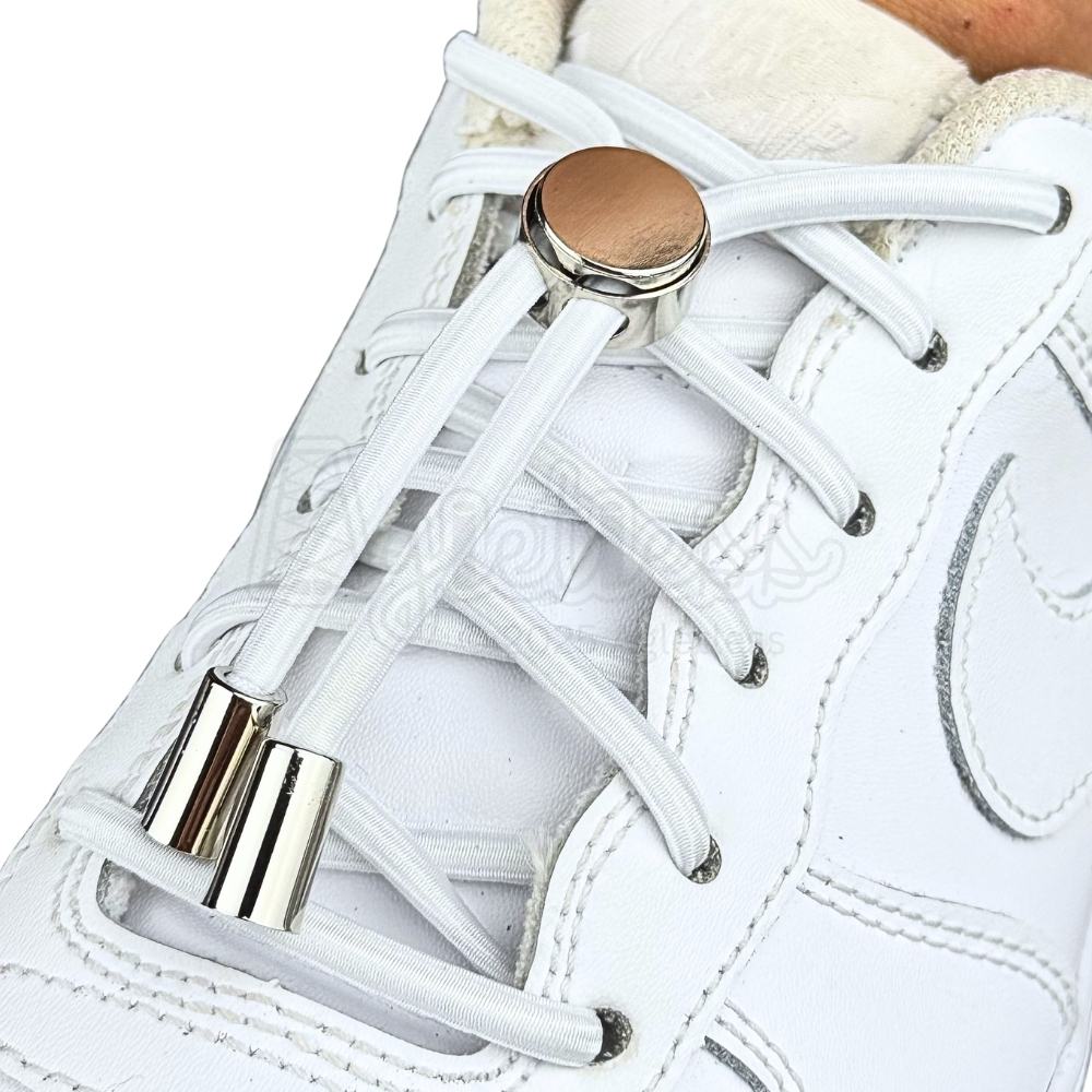 Elastische veters zonder strikken ovaal 4mm luxe lock wit geregen in witte Nike Air Force 1
