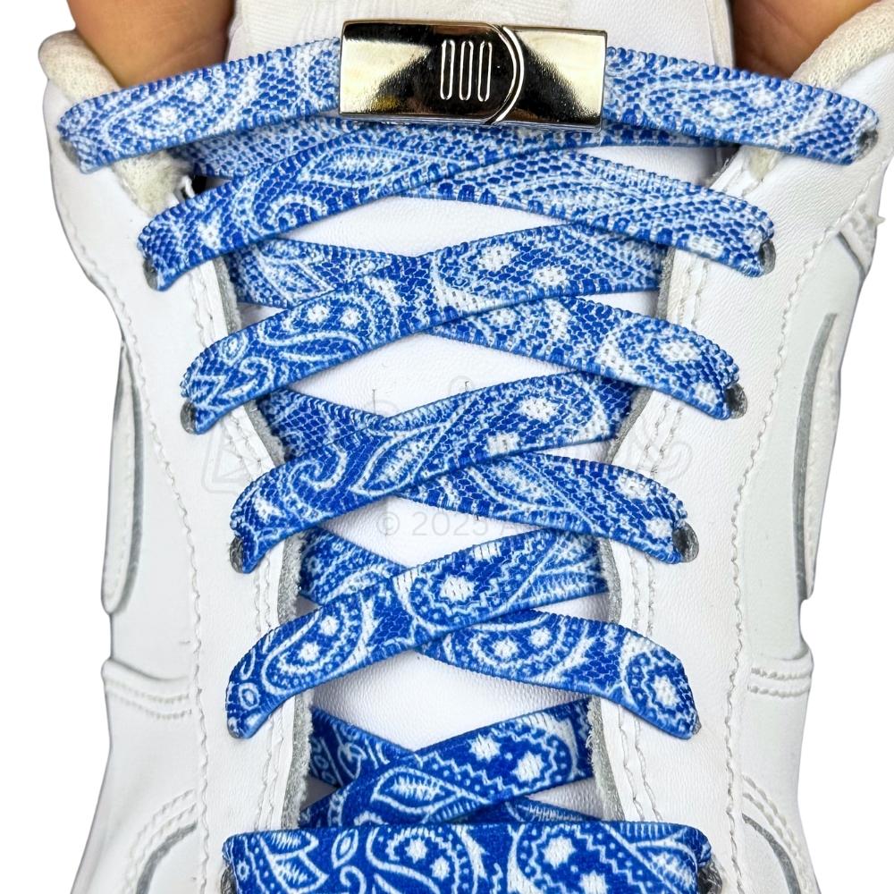 Elastische veters zonder strikken paisley 9mm magnetische sluiting blauw wit met stretch uitgerekt