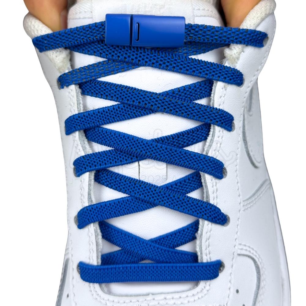 Elastische veters zonder strikken plat 6mm magnetische sluiting blauw met stretch uitgerekt