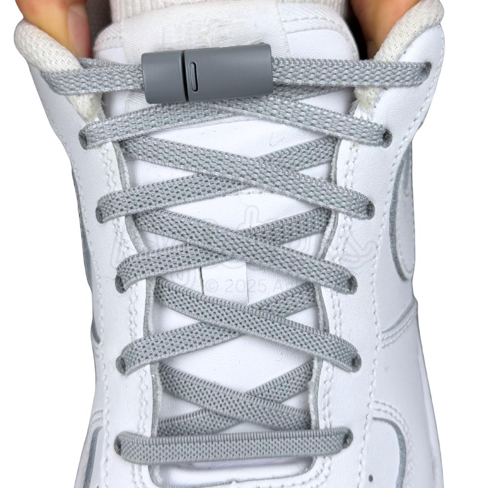 Elastische veters zonder strikken plat 6mm magnetische sluiting grijs met stretch uitgerekt