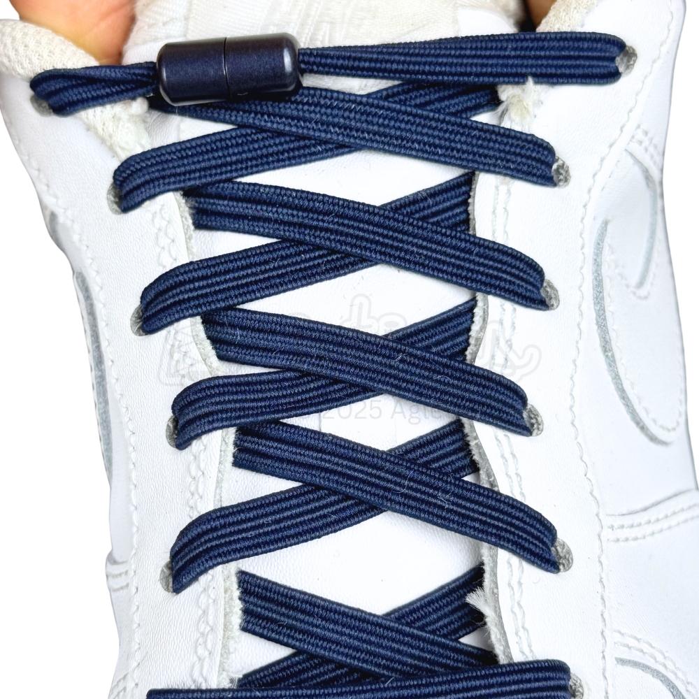 Elastische veters zonder strikken plat 7mm capsule sluiting marineblauw met stretch uitgerekt