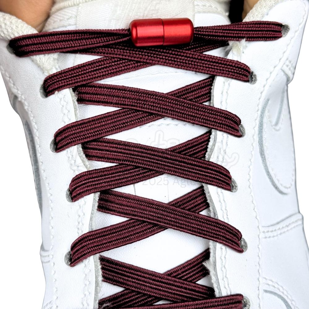 Elastische veters zonder strikken plat 7mm capsule sluiting wijnrood met stretch uitgerekt