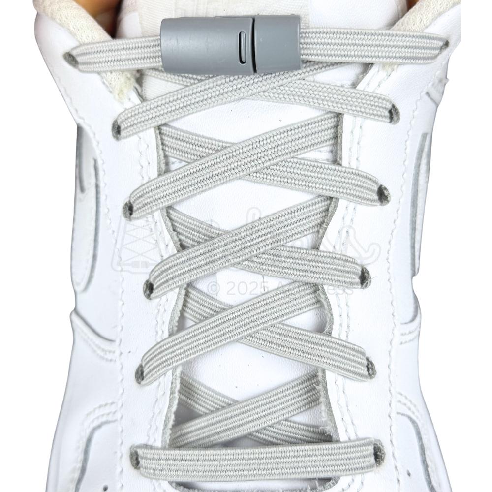 Elastische veters zonder strikken plat 7mm magnetische sluiting grijs met stretch uitgerekt