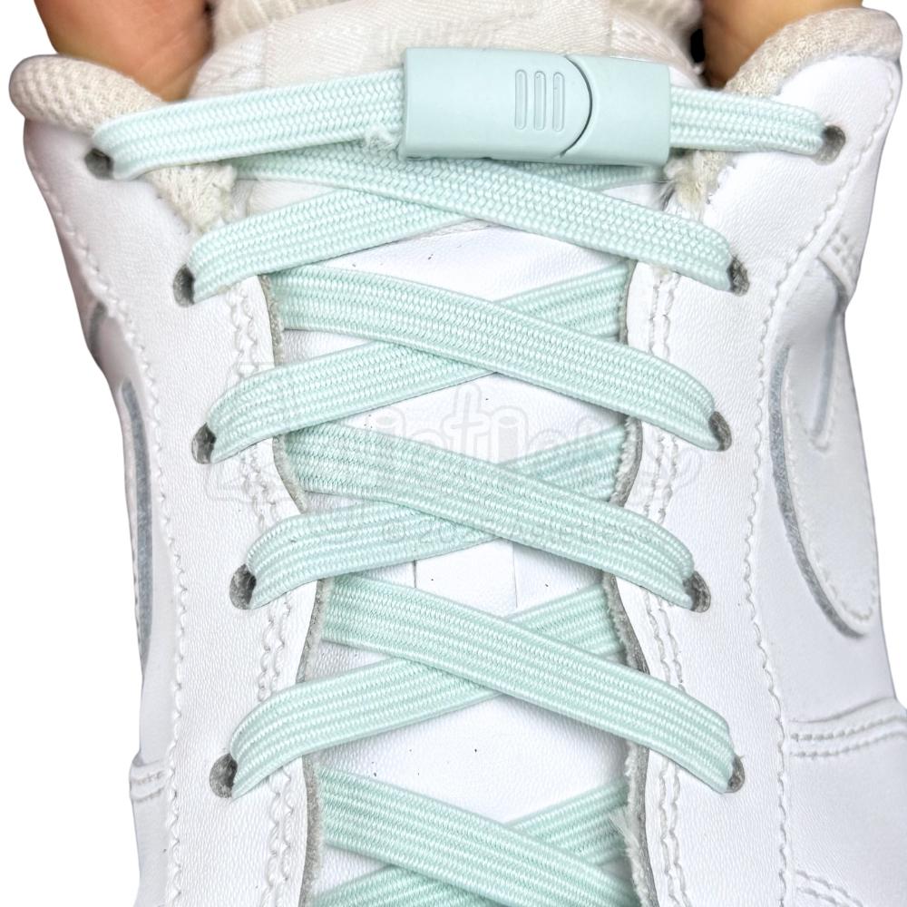 Elastische veters zonder strikken plat 7mm magnetische sluiting lichtgroen met stretch uitgerekt