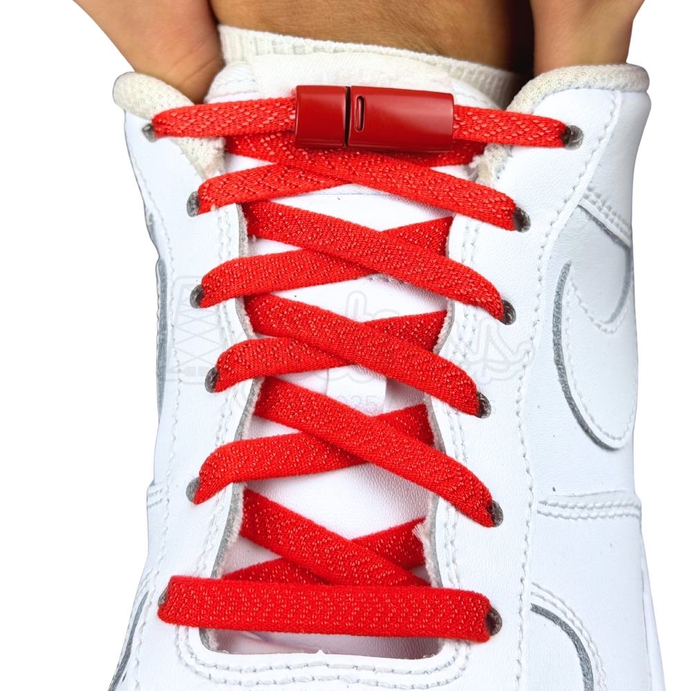 Elastische veters zonder strikken plat 8mm magnetische sluiting rood met stretch uitgerekt