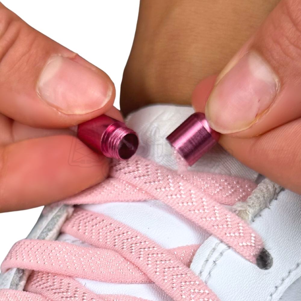 Elastische veters zonder strikken plat 8mm metalen draai capsule roze detailfoto van hoe de sluiting werkt