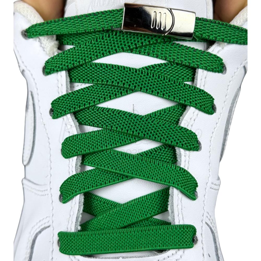 Elastische veters zonder strikken plat 9mm magnetische sluiting groen met stretch uitgerekt