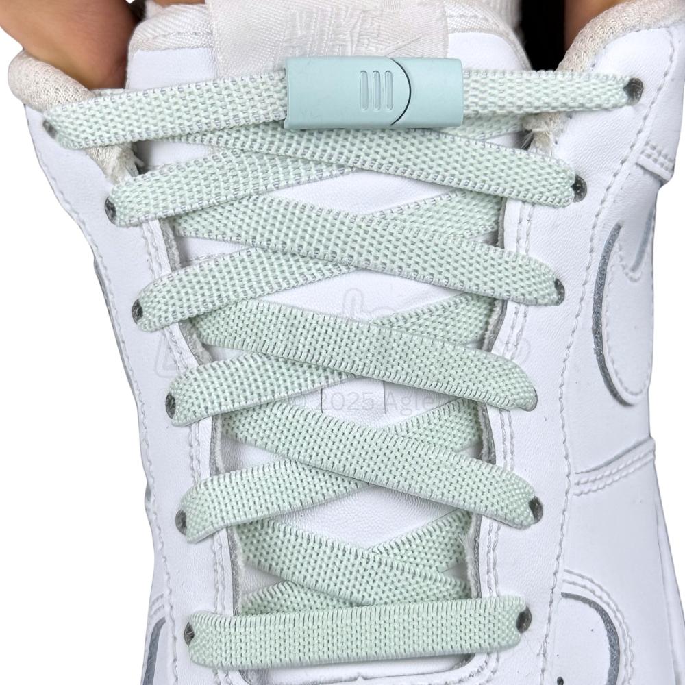 Elastische veters zonder strikken plat 9mm magnetische sluiting lichtgroen met stretch uitgerekt