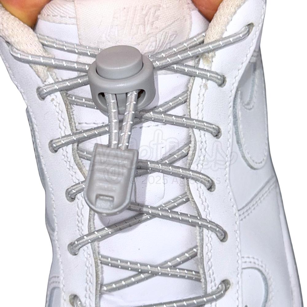 Elastische veters zonder strikken reflecterend 3mm lock sluiting grijs met stretch uitgerekt