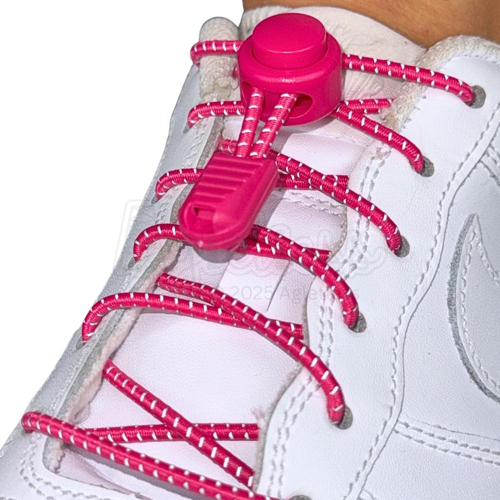 Elastische veters zonder strikken reflecterend 3mm lock sluiting rozenrood geregen in witte Nike Air Force 1