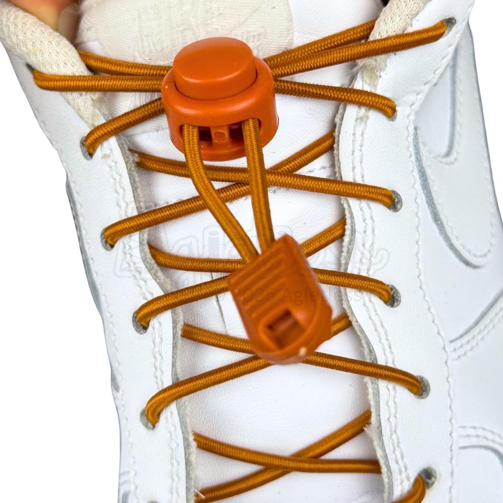 Elastische veters zonder strikken rond 3mm lock sluiting lichtbruin met stretch uitgerekt