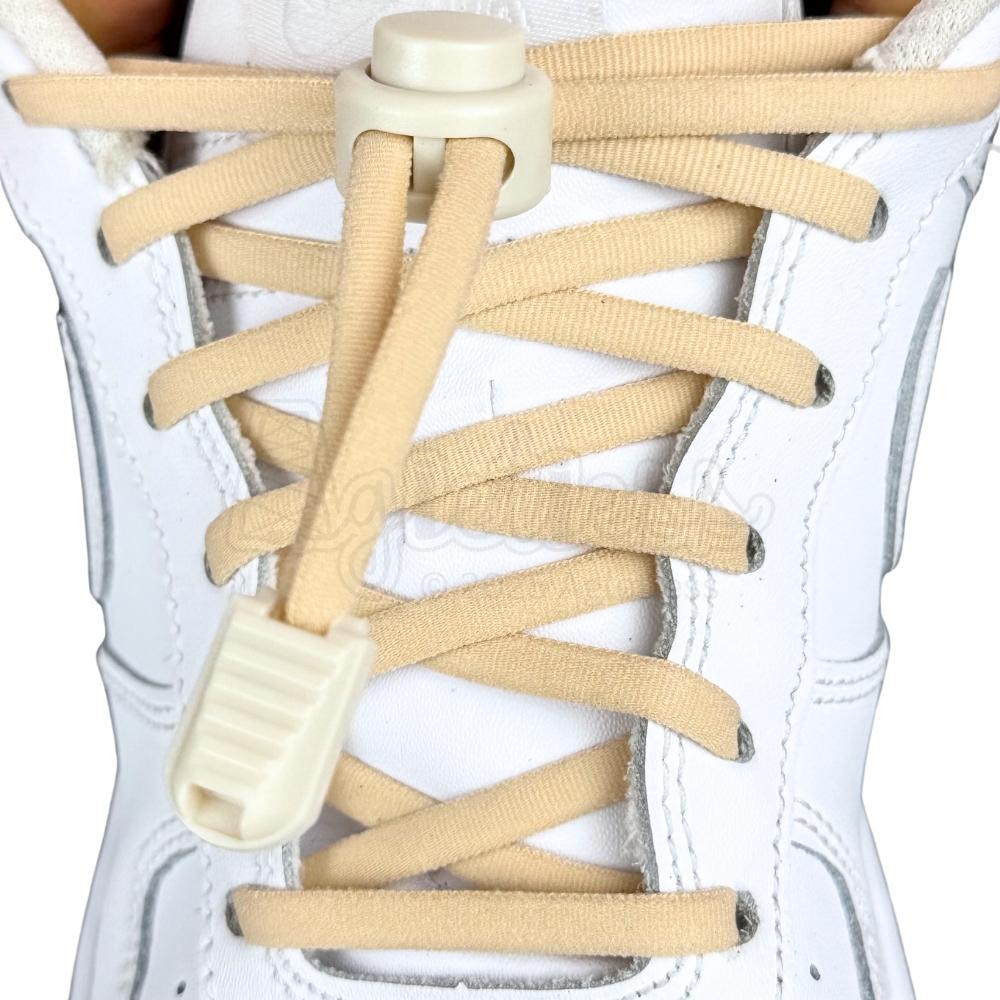 Elastische veters zonder strikken rond 5mm lock sluiting khaki met stretch uitgerekt