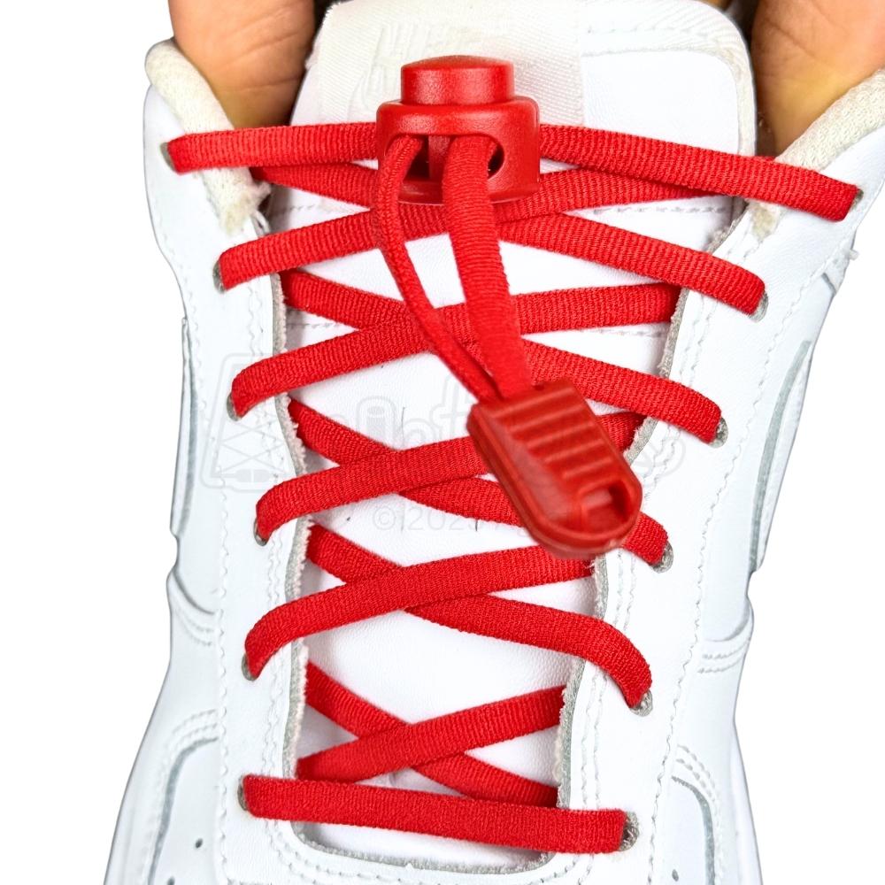 Elastische veters zonder strikken rond 5mm lock sluiting rood met stretch uitgerekt