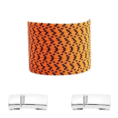 Oranje pixel platte elastische veters met zwarte stippen en magneetsluiting voor een opvallende en gemakkelijke stijl