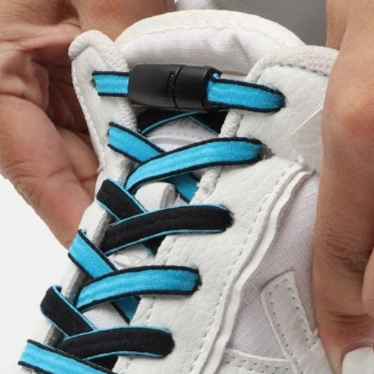 Uitgerekte blauwe Yin Yang platte elastische veters met magneetsluiting tonen elasticiteit en design