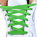 Elastische veters onzichtbaar strikken plat 8mm onzichtbare clipjes groen met stretch uitgerekt