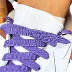 Elastische veters onzichtbaar strikken plat 9mm onzichtbare clipjes paars detailfoto van hoe de sluiting werkt