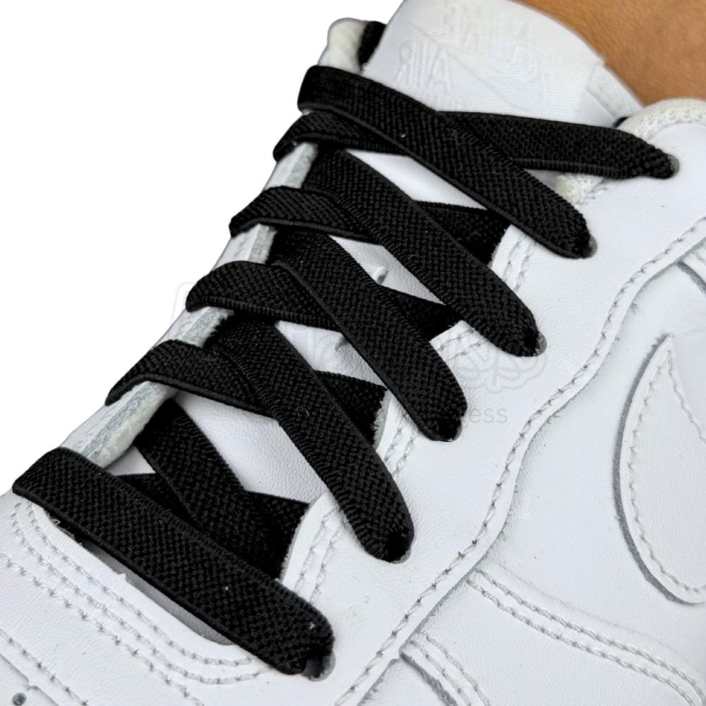 Elastische veters onzichtbaar strikken plat 9mm onzichtbare clipjes zwart geregen in witte Nike Air Force 1