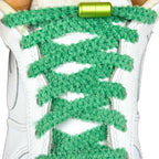 Elastische veters zonder strikken fluffy 7mm capsule sluiting groen met stretch uitgerekt