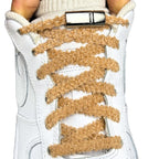 Elastische veters zonder strikken fluffy 7mm magnetische sluiting lichtbruin met stretch uitgerekt