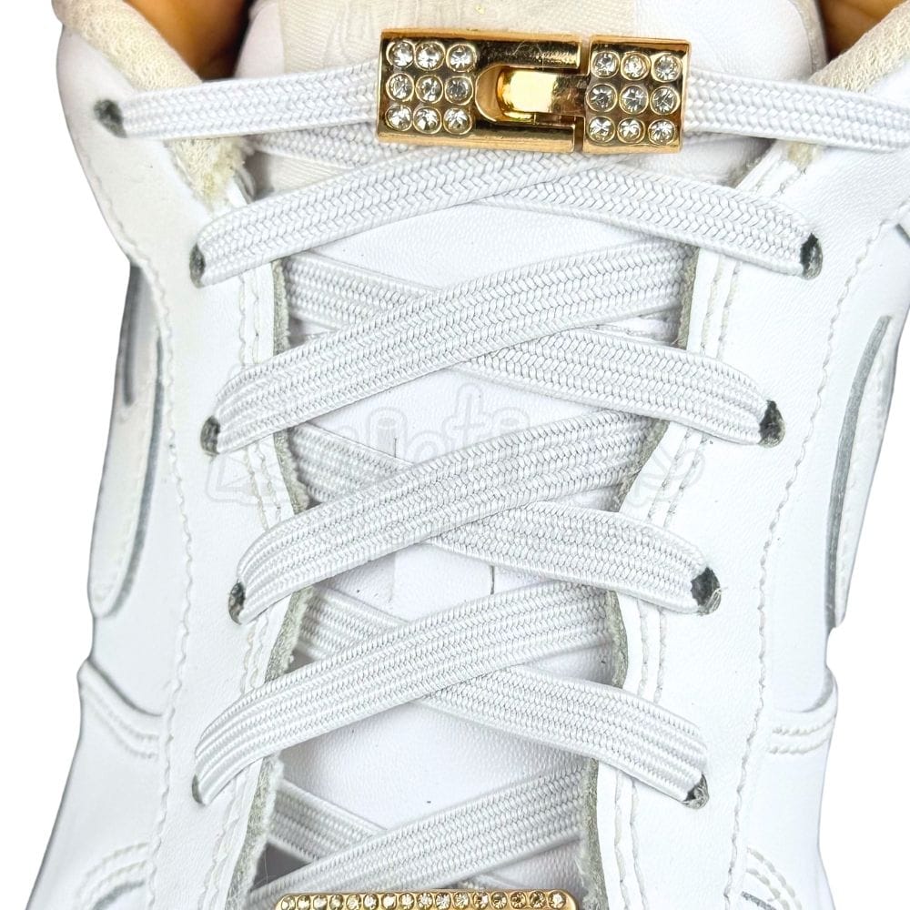 Elastische veters zonder strikken bling bling 6mm haak sluiting wit met stretch uitgerekt