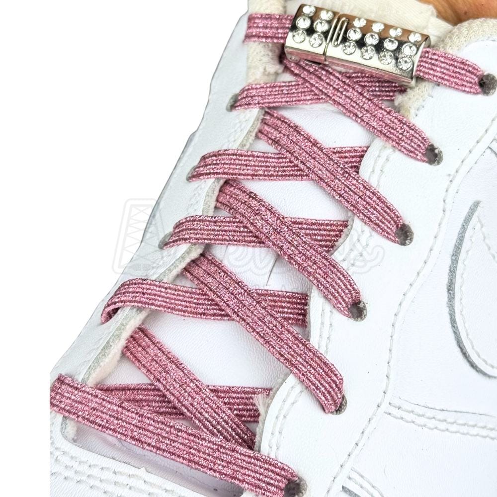 Elastische veters zonder strikken glitter 6mm bling magnetische sluiting roze geregen in witte Nike Air Force 1