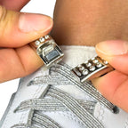 Elastische veters zonder strikken glitter 6mm bling magnetische sluiting zilver detailfoto van hoe de sluiting werkt