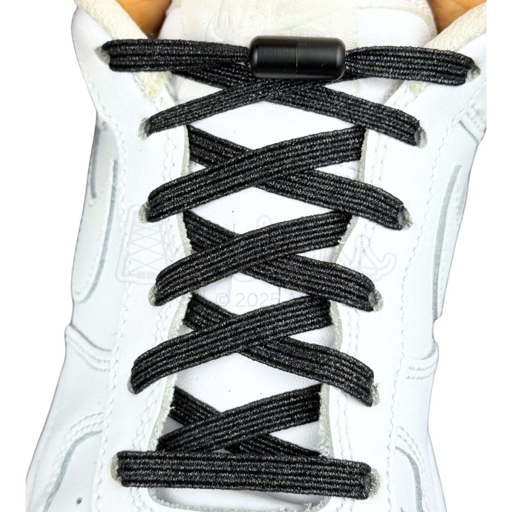 Elastische veters zonder strikken glitter 6mm capsule sluiting zwart met stretch uitgerekt