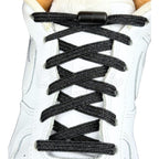 Elastische veters zonder strikken glitter 6mm capsule sluiting zwart met stretch uitgerekt