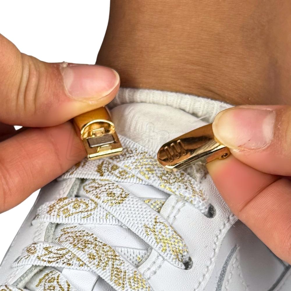 Elastische veters zonder strikken paisley 9mm magnetische sluiting wit goud detailfoto van hoe de sluiting werkt