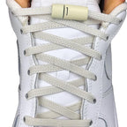 Elastische veters zonder strikken plat 6mm magnetische sluiting beige met stretch uitgerekt