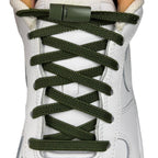 Elastische veters zonder strikken plat 6mm magnetische sluiting mosgroen met stretch uitgerekt