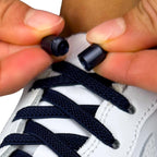 Elastische veters zonder strikken plat 6mm metalen draai capsule marineblauw detailfoto van hoe de sluiting werkt