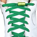 Elastische veters zonder strikken plat 7mm capsule sluiting groen met stretch uitgerekt