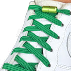 Elastische veters zonder strikken plat 7mm capsule sluiting groen geregen in witte Nike Air Force 1
