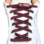 Elastische veters zonder strikken plat 7mm magnetische sluiting wijnrood met stretch uitgerekt