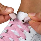 Elastische veters zonder strikken plat 9mm magnetische sluiting roze detailfoto van hoe de sluiting werkt