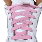 Elastische veters zonder strikken plat 9mm metalen draai capsule roze met stretch uitgerekt