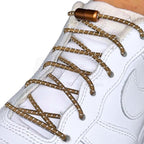 Elastische veters zonder strikken reflecterend 3mm capsule sluiting bruin geregen in witte Nike Air Force 1