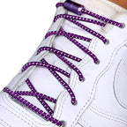 Elastische veters zonder strikken reflecterend 3mm capsule sluiting paars geregen in witte Nike Air Force 1