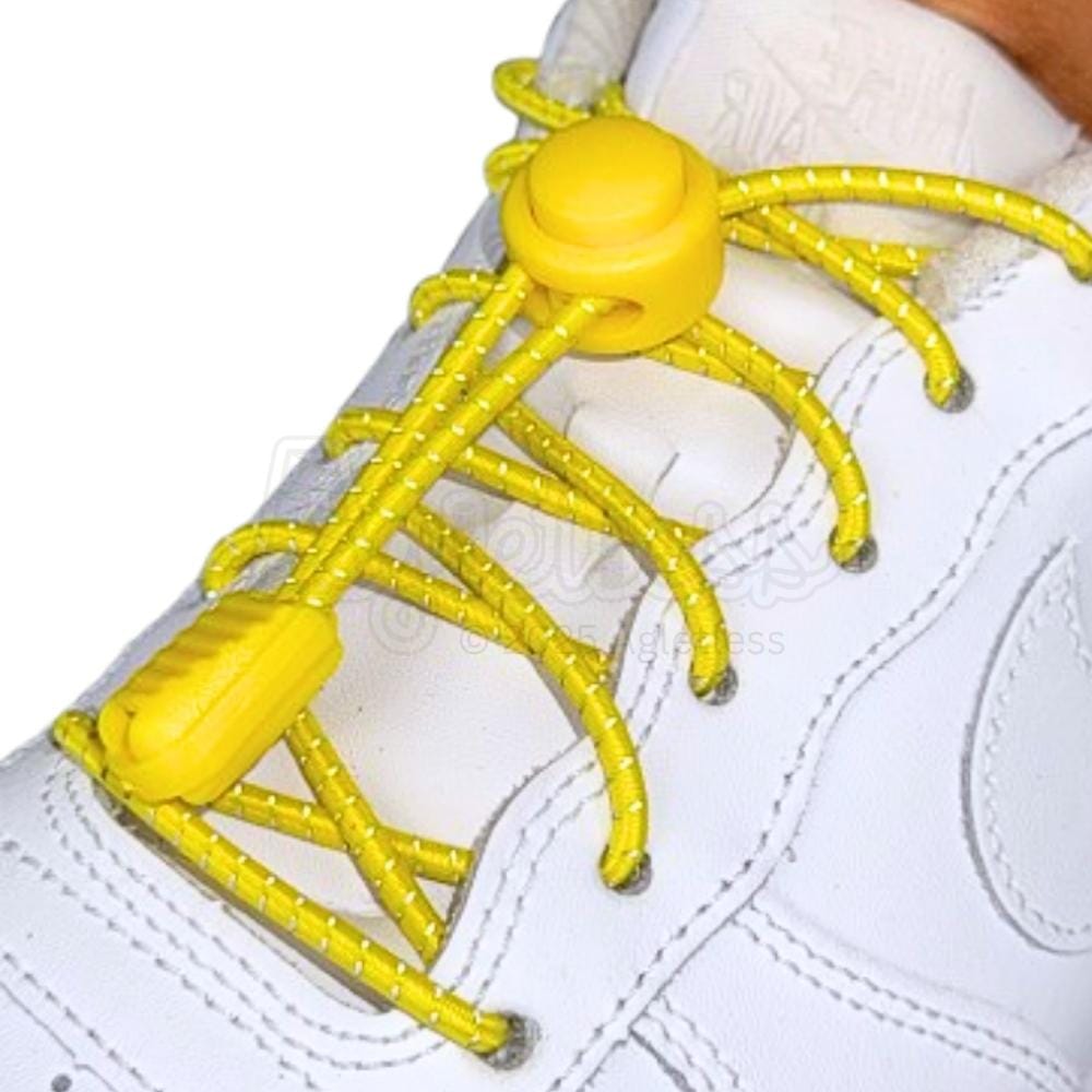 Elastische veters zonder strikken reflecterend 3mm lock sluiting geel geregen in witte Nike Air Force 1