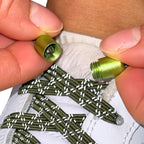 Elastische veters zonder strikken reflecterend 7mm capsule sluiting mosgroen detailfoto van hoe de sluiting werkt