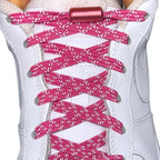 Elastische veters zonder strikken reflecterend 7mm capsule sluiting rozenrood geregen in witte Nike Air Force 1